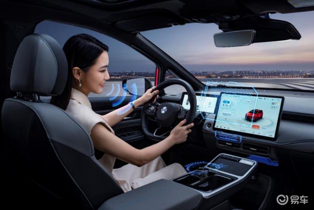 合创新能源汽车z03内饰,高颜值兼具高智慧合创z03诚意十足