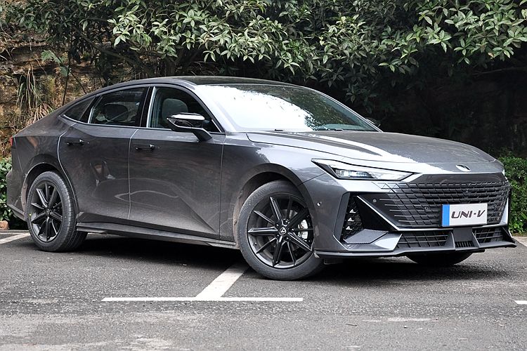 驾驶乐趣十足深度试驾长安uni-v,试驾全新长安UNI-V