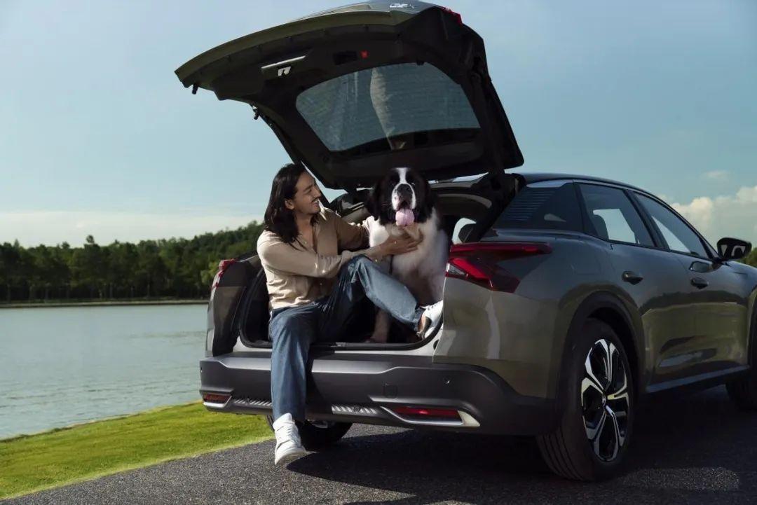 凡尔赛c5x2022款和2023款有什么区别,凡尔赛c5x哪款车值得买