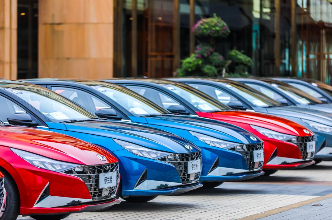 伊兰特先锋颜值,伊兰特霹雳游侠灯