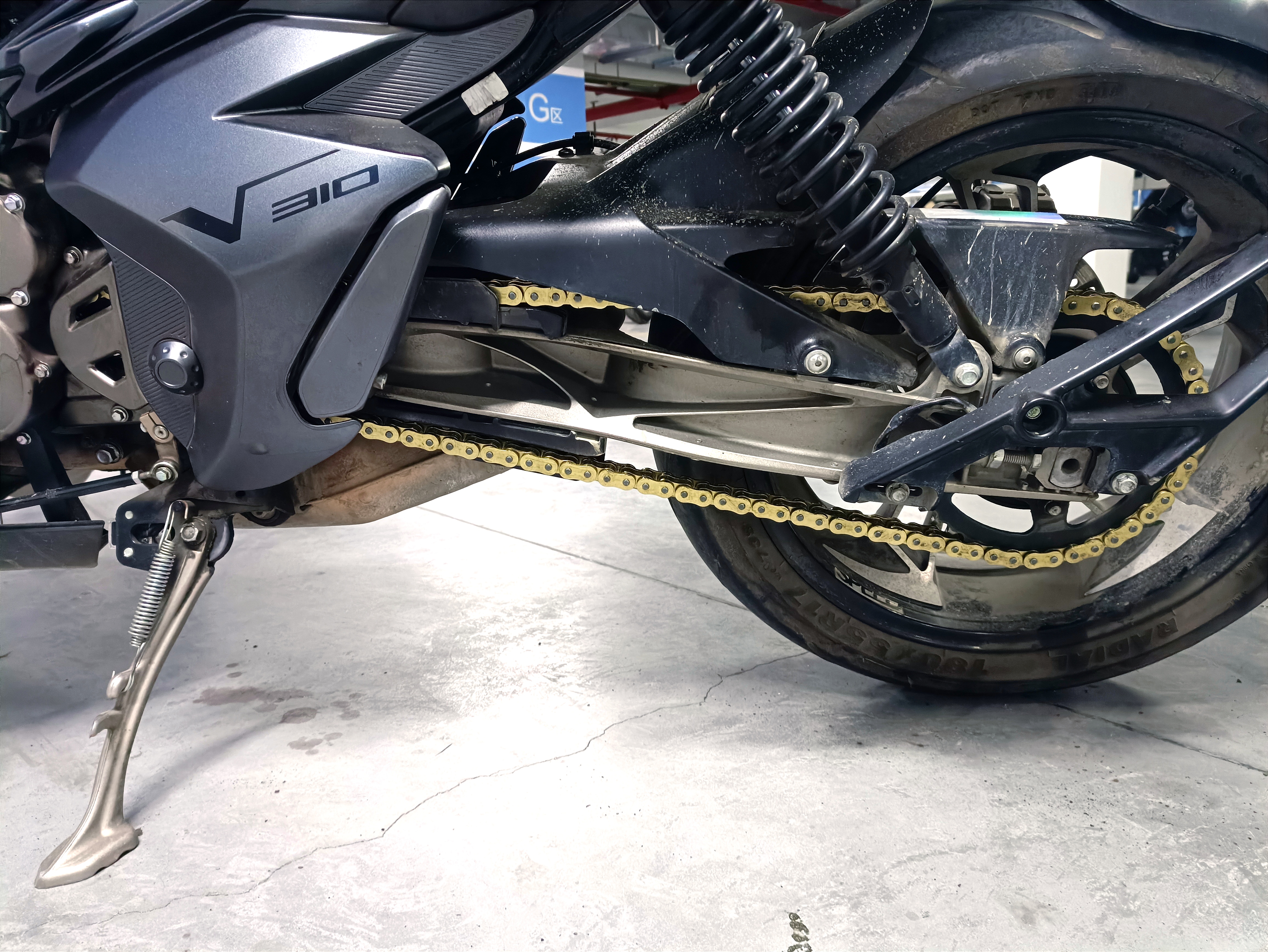 摩托车有没有必要换静音链条,摩托车骑久了链条保养也要跟上