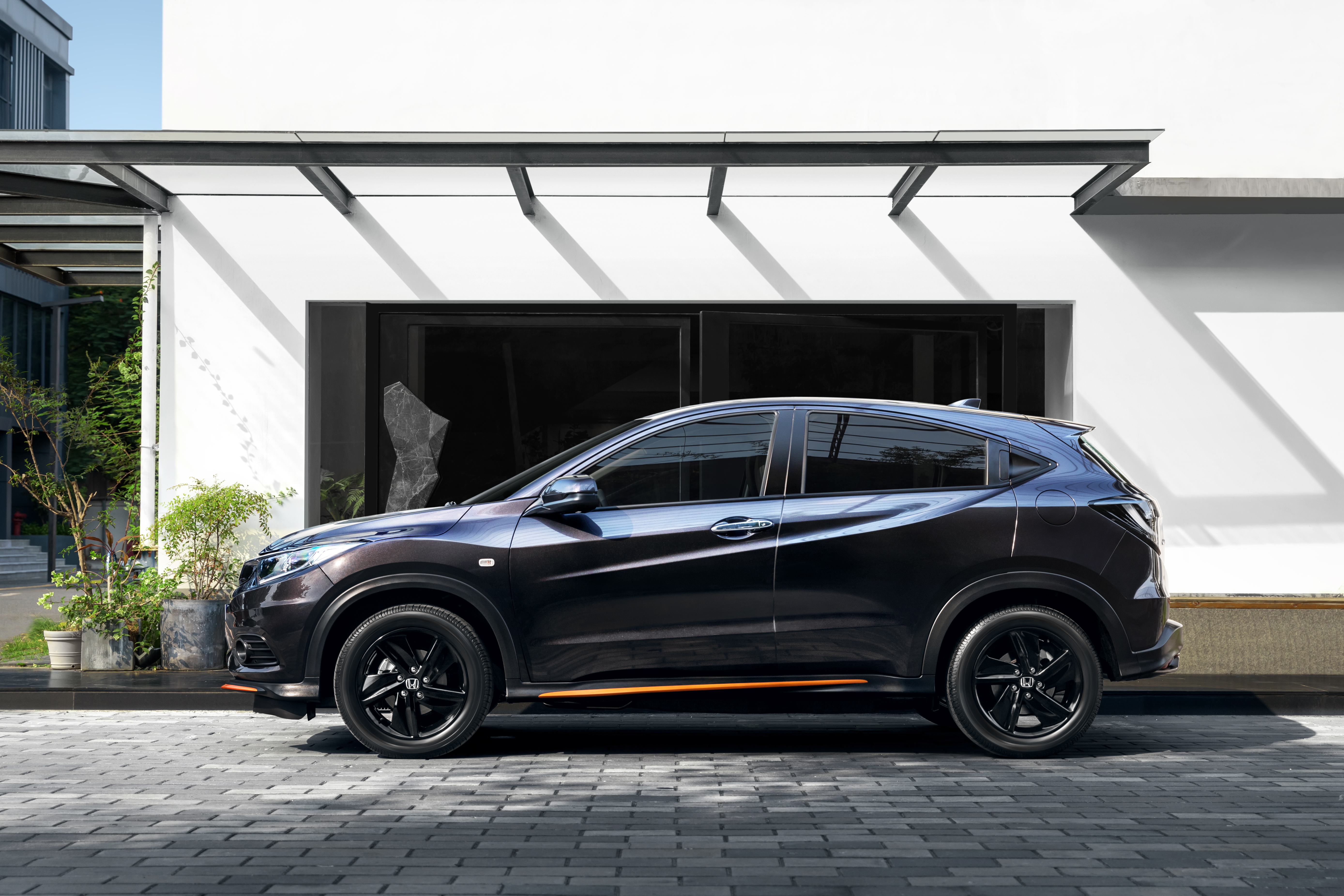 缤智小型suv推荐一下,缤智suv销量