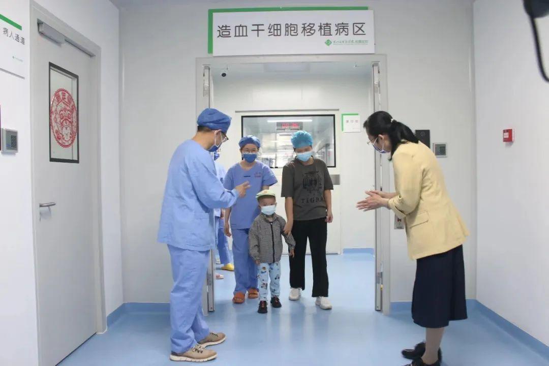 25年持续向善吉利公益模式“让世界感受爱”