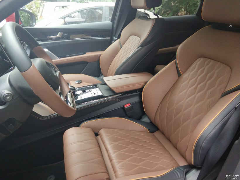 通勤兼顾自驾游,上班短途代步买轿车还是suv