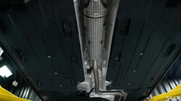 东风标致4008拆车,标致4008拆门板