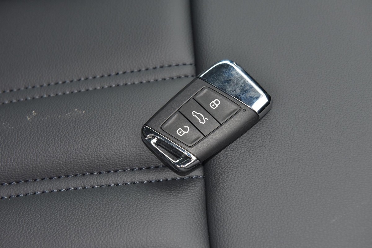 只买最低配的话买哪款车,最低配1.4t帕萨特