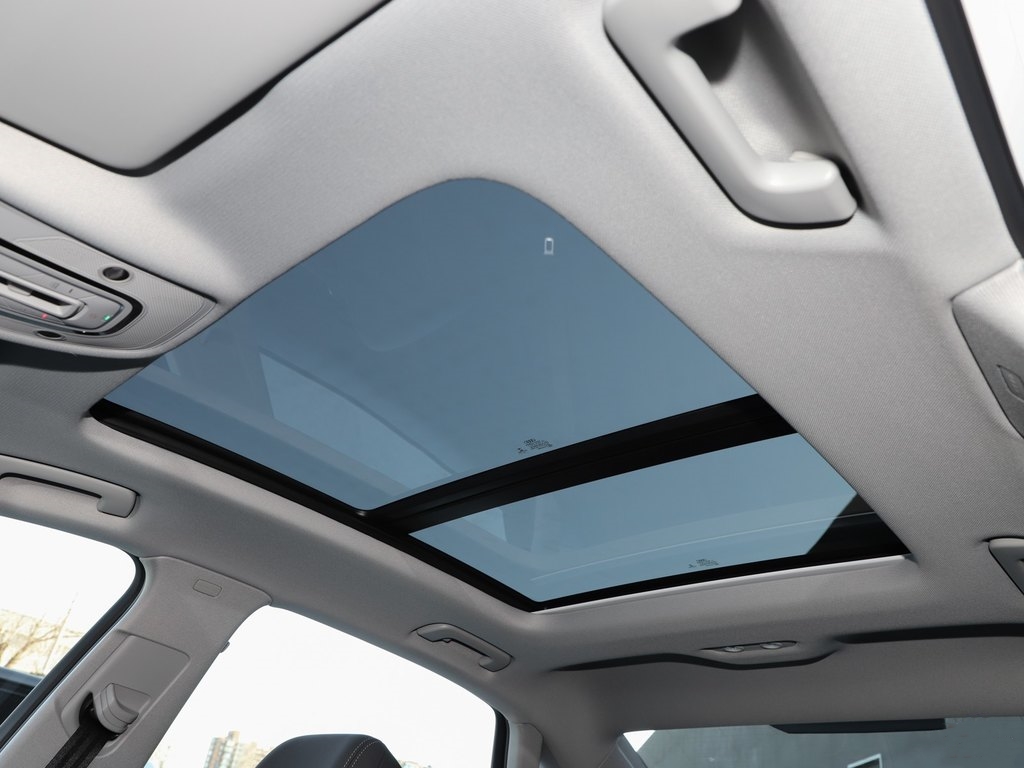 奥迪A4L跌至25.28万，那些“缺芯”加价提车的人后悔了吗？