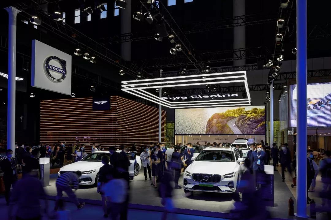 私人豪车展厅人流多,名车馆靠什么挣钱