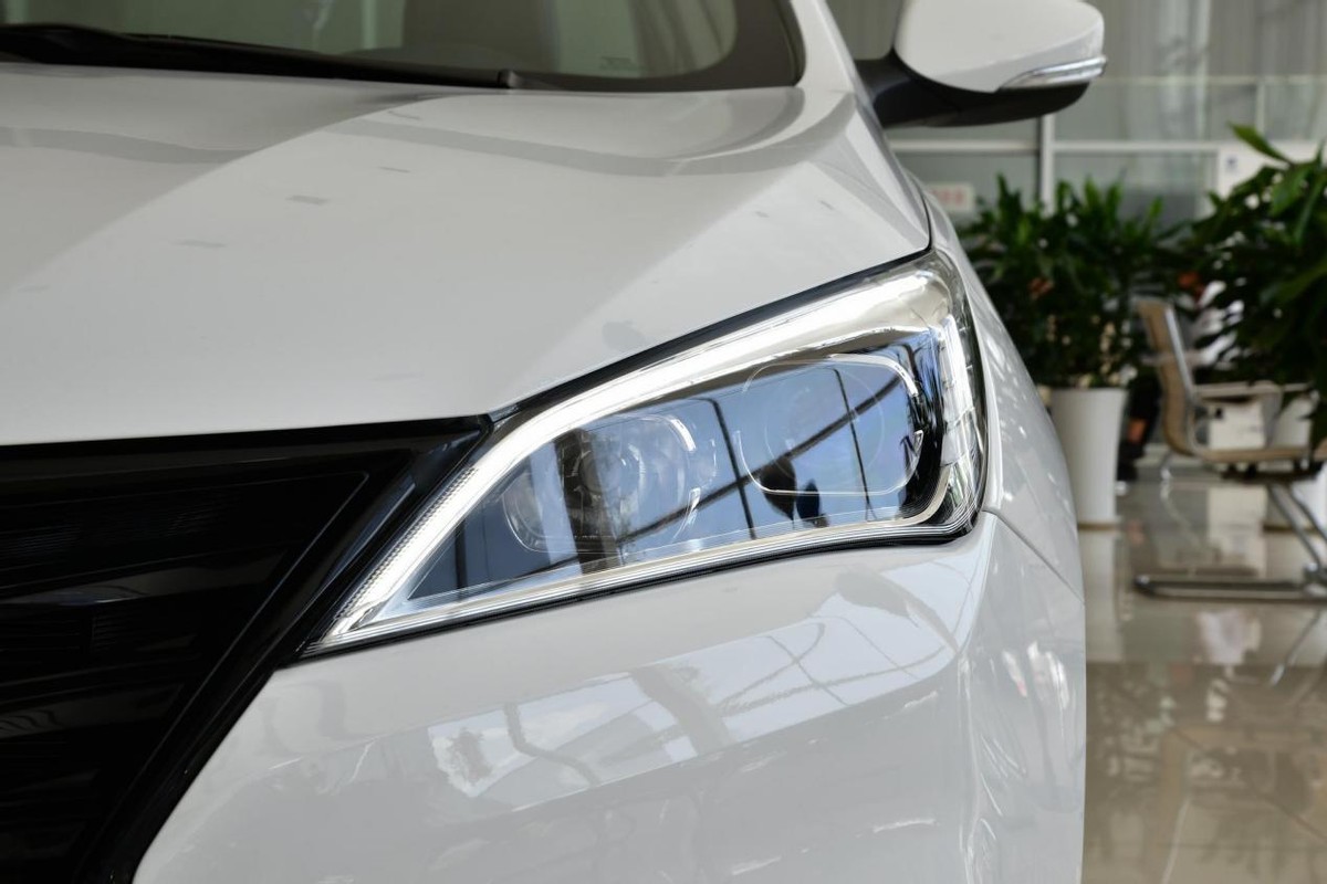 逸动dt对比新帝豪,新帝豪价格