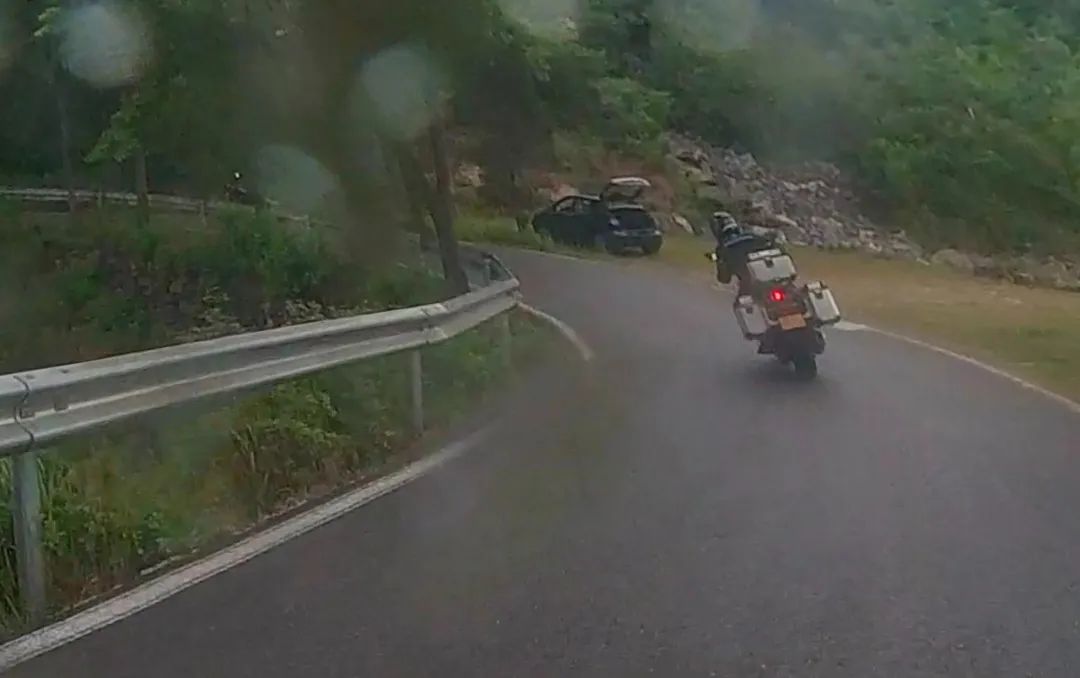 进步很大但是仍然任重道远,进步明显继续努力