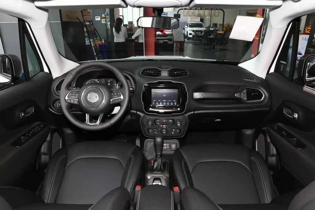 jeep自由侠设计元素,jeep自由侠2018款自动高能版测评