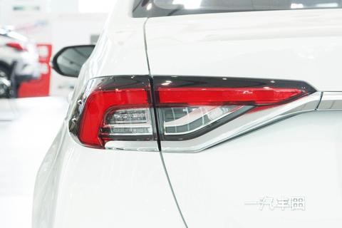 家用卡罗拉合适吗,适合家用空间大省油