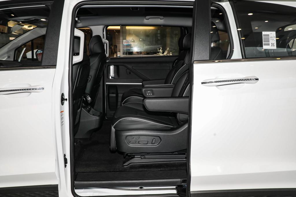 现代首款mpv库斯途车身颜色有几款,北京现代库斯途发布会现场在哪里