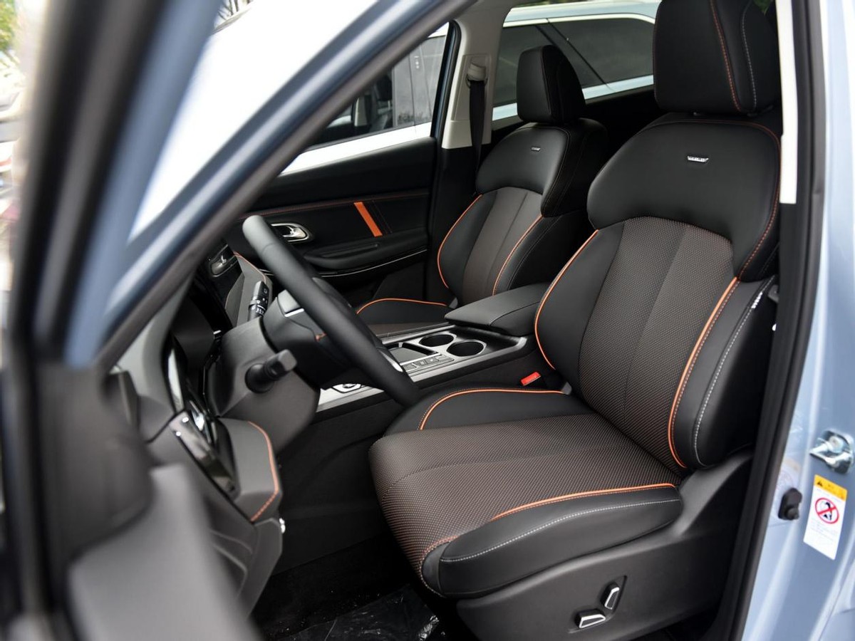 欧尚x7plus七座可选吗,欧尚x7plus值得年轻人买吗