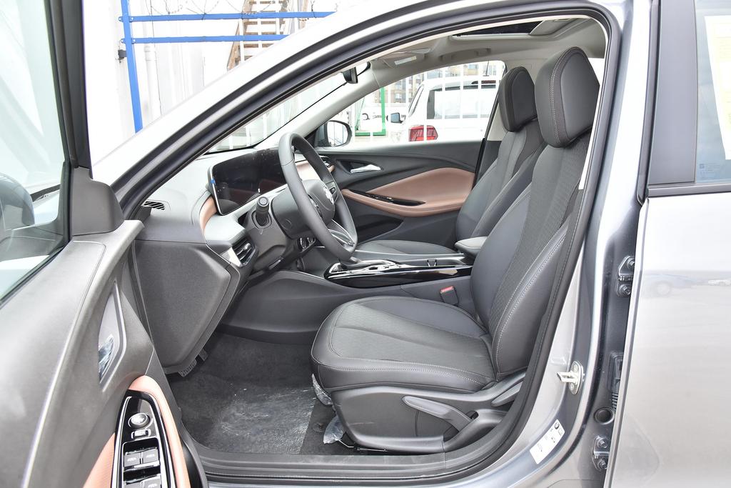 森岳彦信威朗平价销售中目前售价12.99万元起