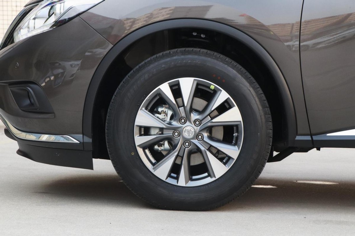 日产楼兰七座四驱报价及图片,新款日产楼兰2.5t顶配