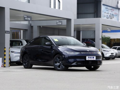 零跑c01热度狂飙爆火的原因在哪,秦plusev冠军版最新零跑c01