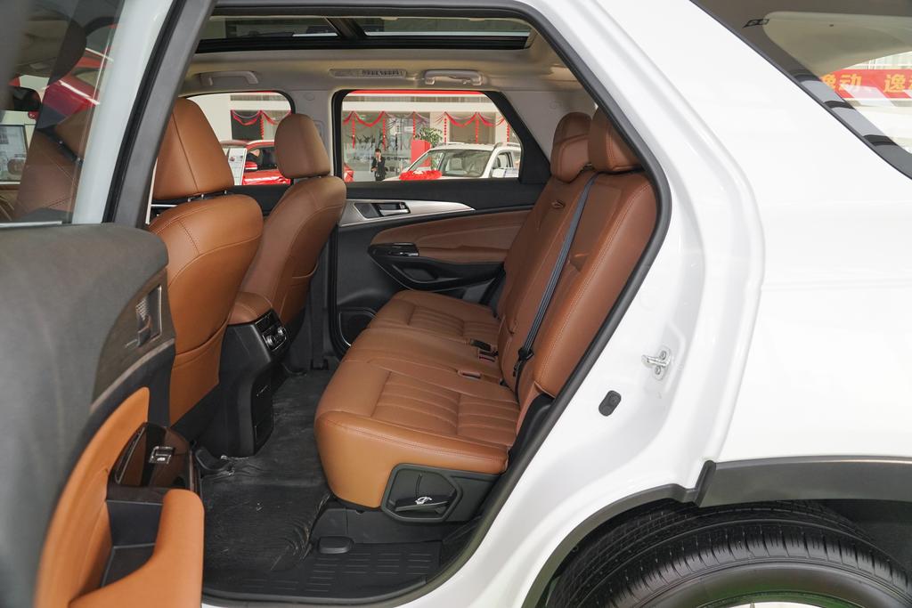 文山二手长安cs95价格,长安cs95plus2022款四驱落地价