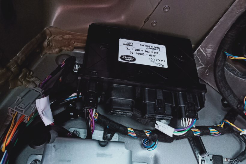 揽胜星脉加装副油箱,路虎星脉加装普通踏板