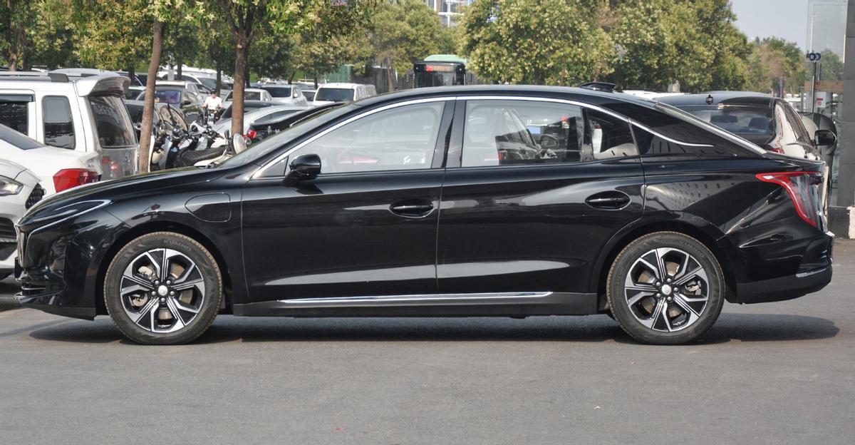 红旗e-qm5431和620版本续航区别,全新红旗e-qm5上市