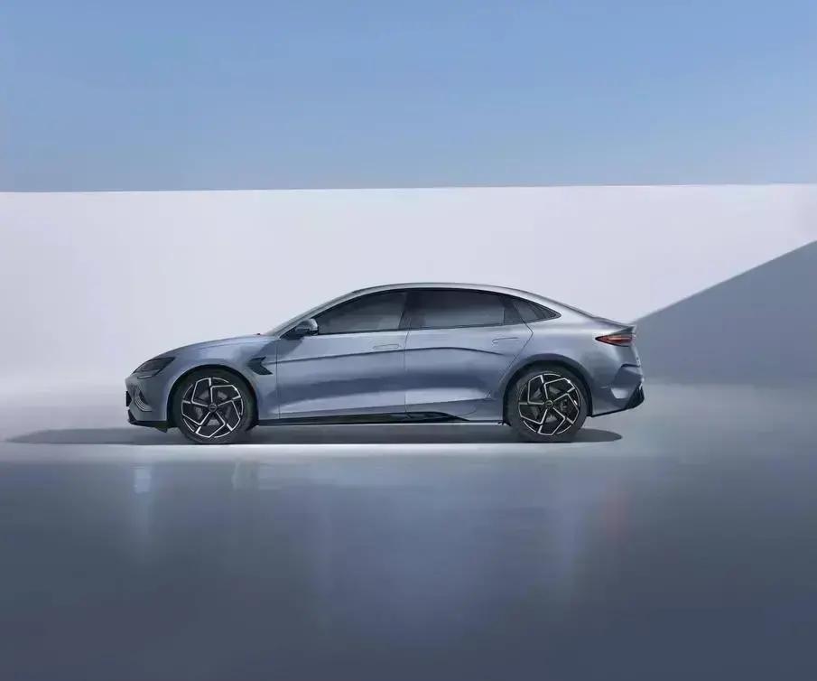 海豹冠军版尊贵型降价,海豹冠军版700km尊贵型落地价格