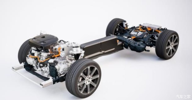 7.4秒破百的豪华车型,3.8秒破百全系标配2.5t