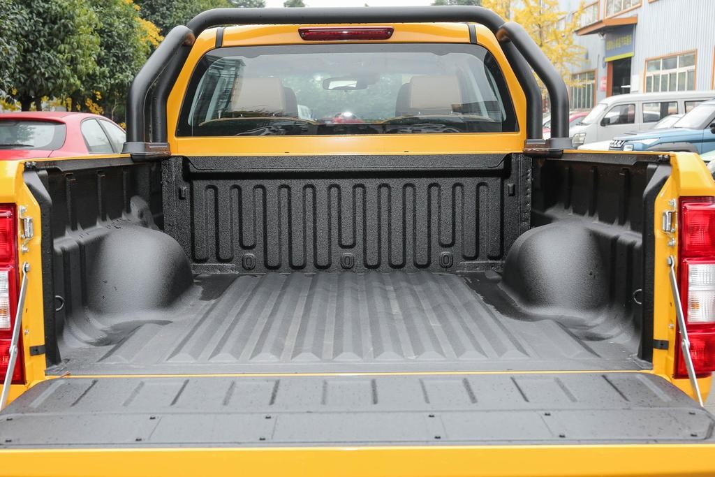 新风骏7四驱短轴版,汽油四驱风骏7油耗测评