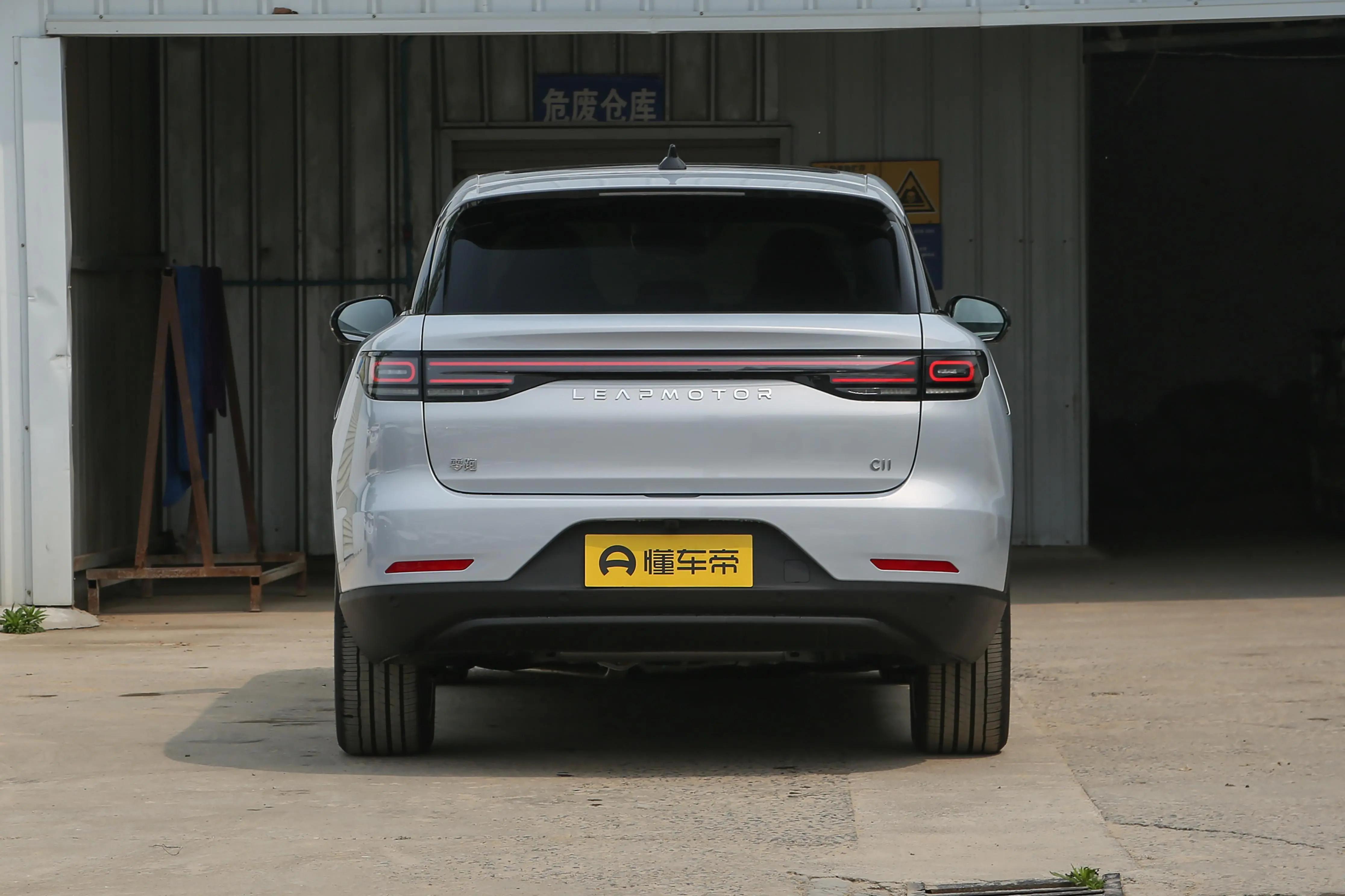 零跑增程180舒享版测评,零跑c11增程版285和180舒享纯电续航