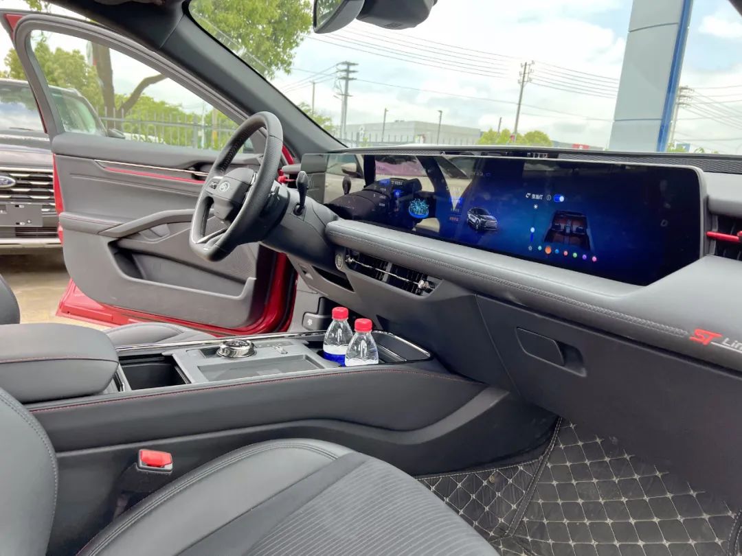 b级轿车探店,近距离探店看车体验国民家轿