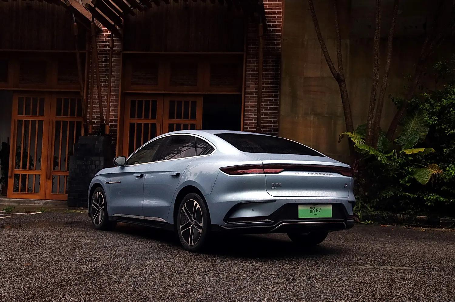 感受中式豪华比亚迪汉ev,颜值能打操控出色比亚迪汉ev