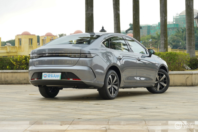 比亚迪驱逐舰05行情,比亚迪宋plusdmi与驱逐舰05如何选