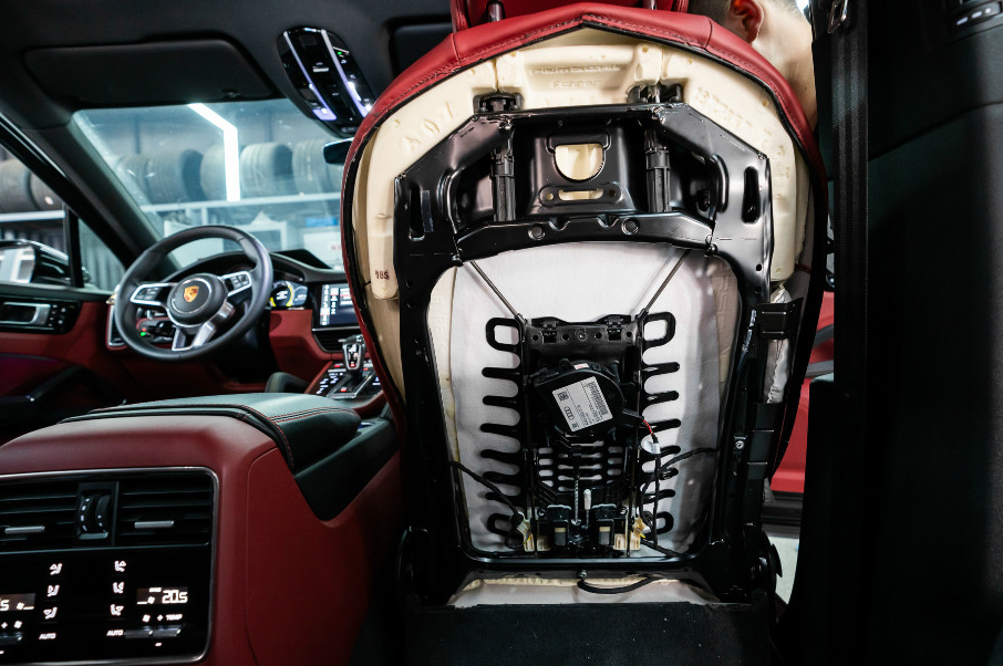 保时捷卡宴coupes改爱马仕黄座椅,保时捷卡宴加装座椅通风多少钱