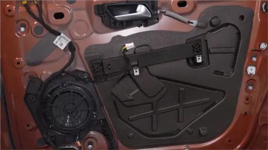 4008和508谁用料更厚道,3008与4008到底谁厚道