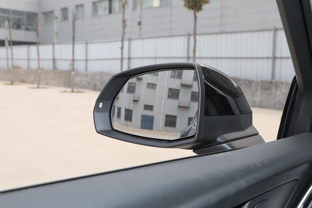 奥迪q5l落地多少钱,奥迪q5lsportback