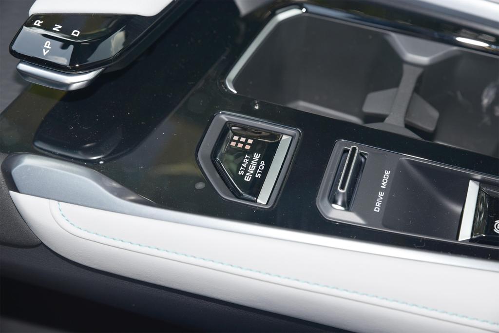 第二代长安uni-t值得买吗,长安第二代unit白色