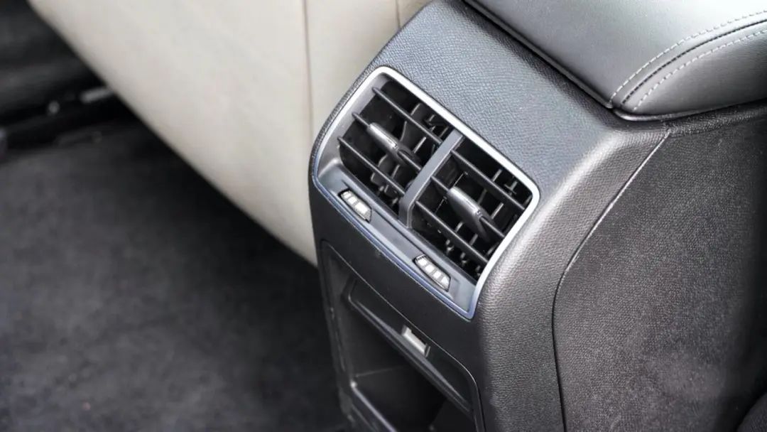 新标致408为何没有老款好,标致408新款怎么没有全景