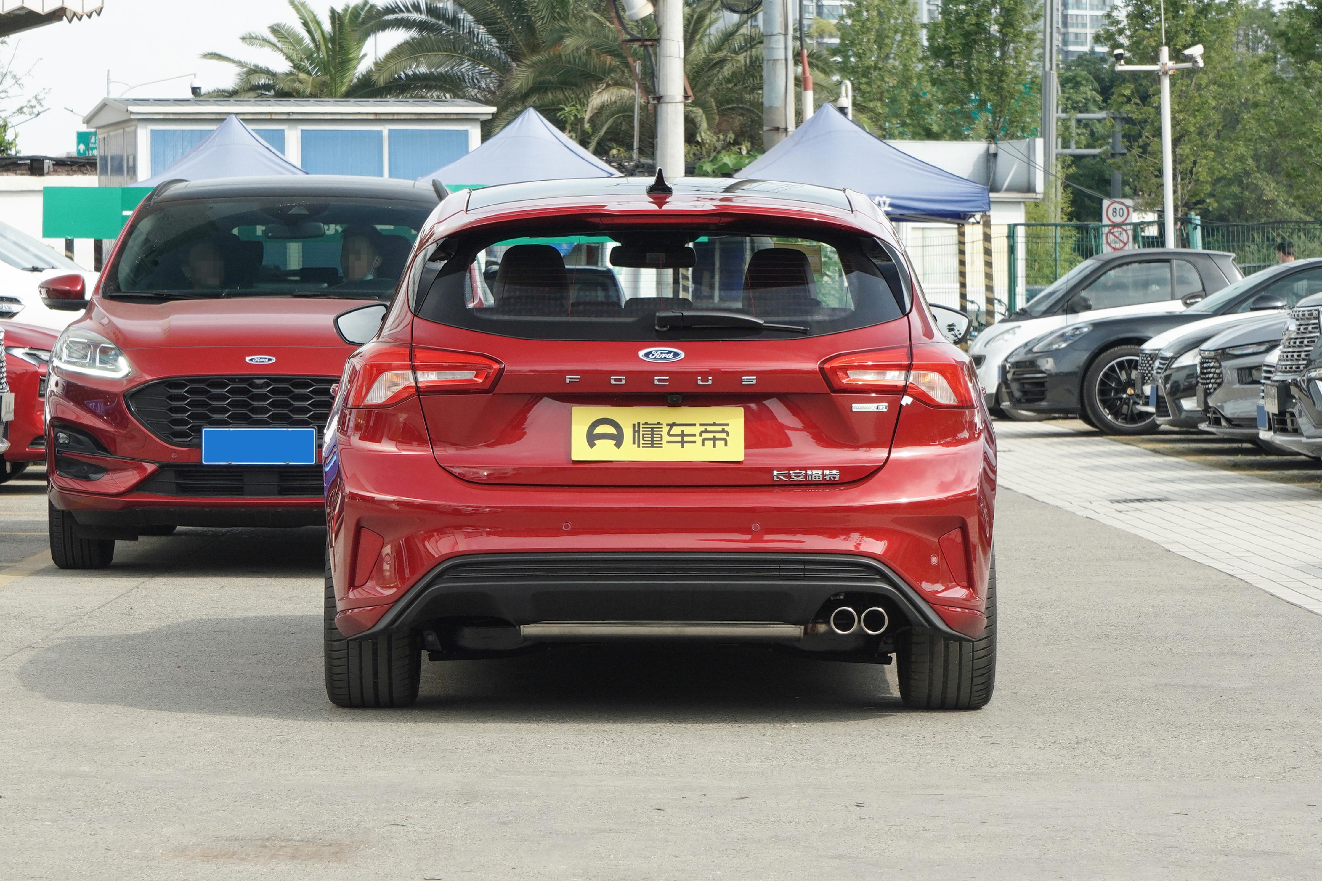 福特福克斯两厢新款测评,试驾老款福特福克斯两厢自动挡