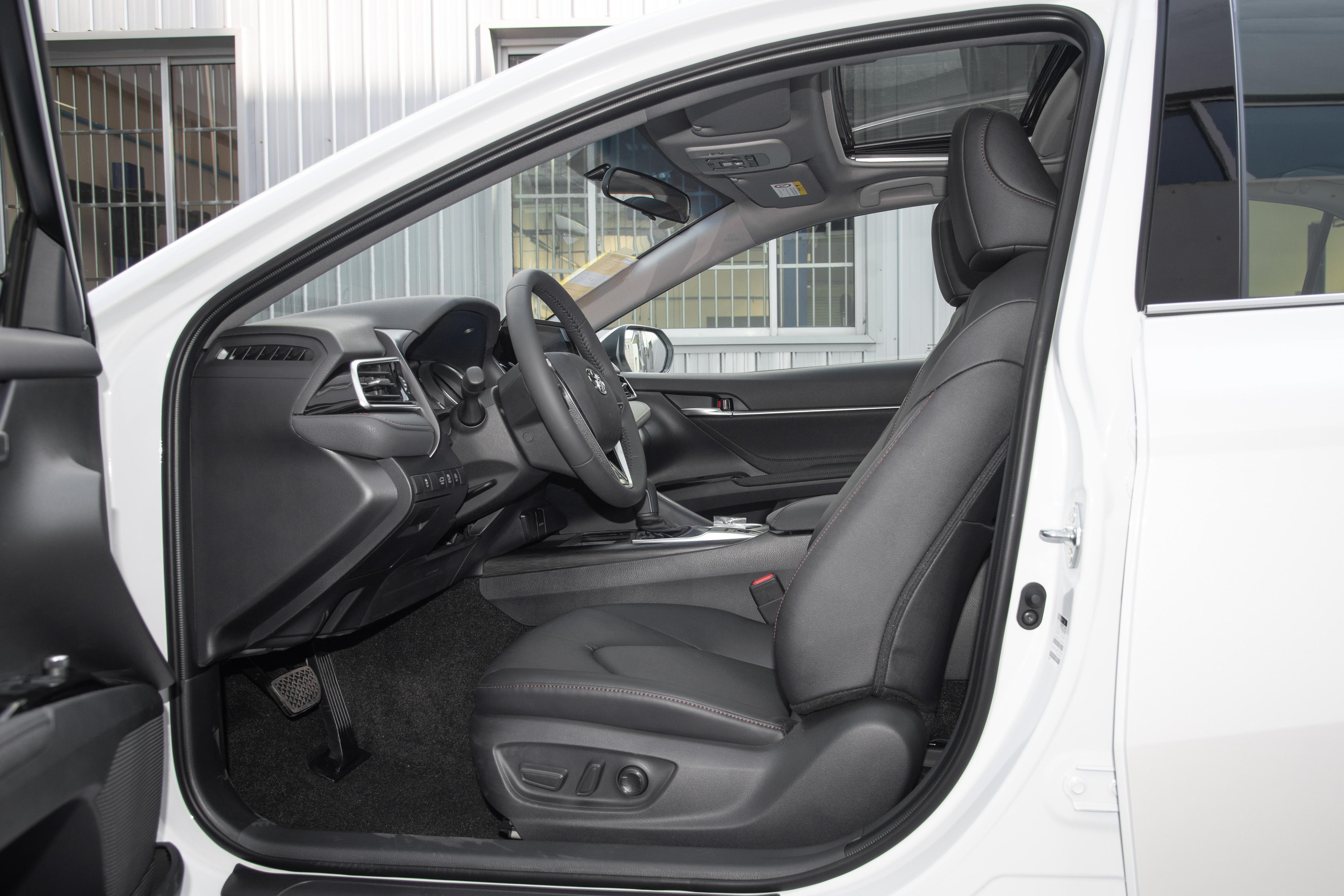 试驾丰田凯美瑞2.0混动油耗,丰田凯美瑞测评2021发动机2.5混动