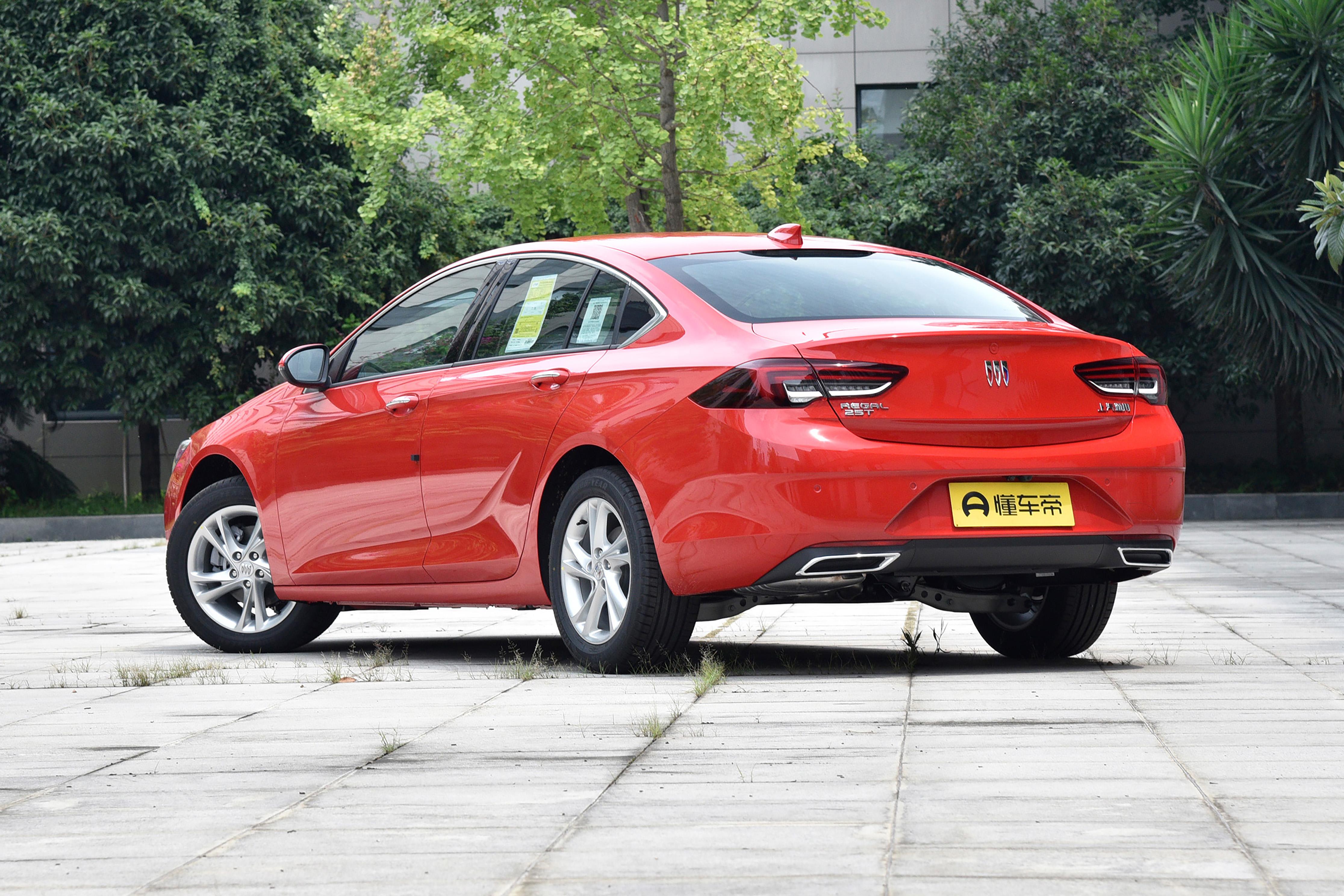 刚上市就降价五万,君威1.5t配9at和君越1.5t配cvt怎么选