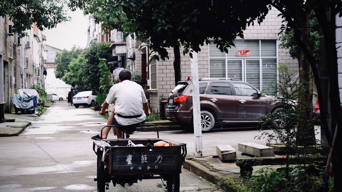 小说：妹妹身患绝症，穷哥哥施展绝世针术治好，却被怀疑乱行医