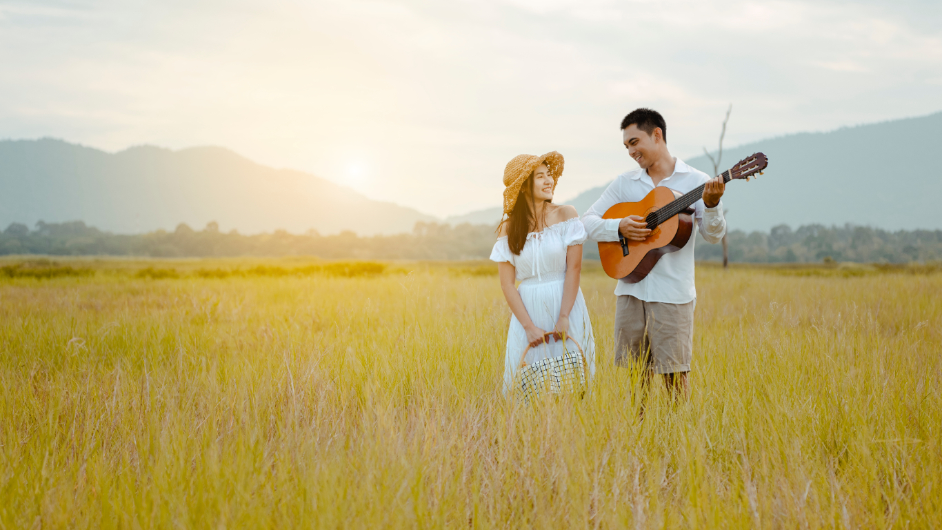 小说：在被美女强吻后，傻子王爷竟还觉得吃亏，一句话逗笑众人