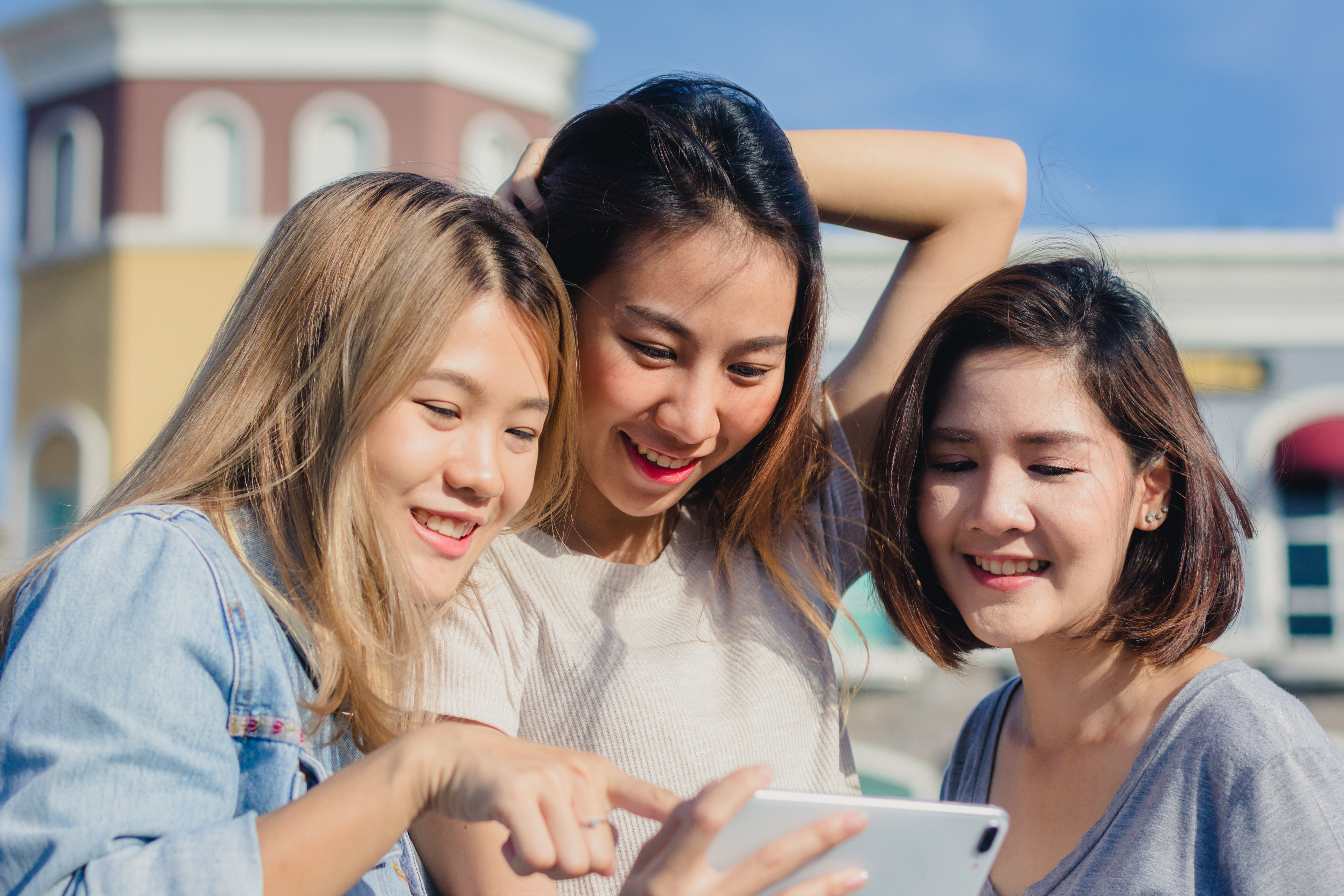 女性盆腔子宫和附件结构,附件包括输卵管和卵巢吗