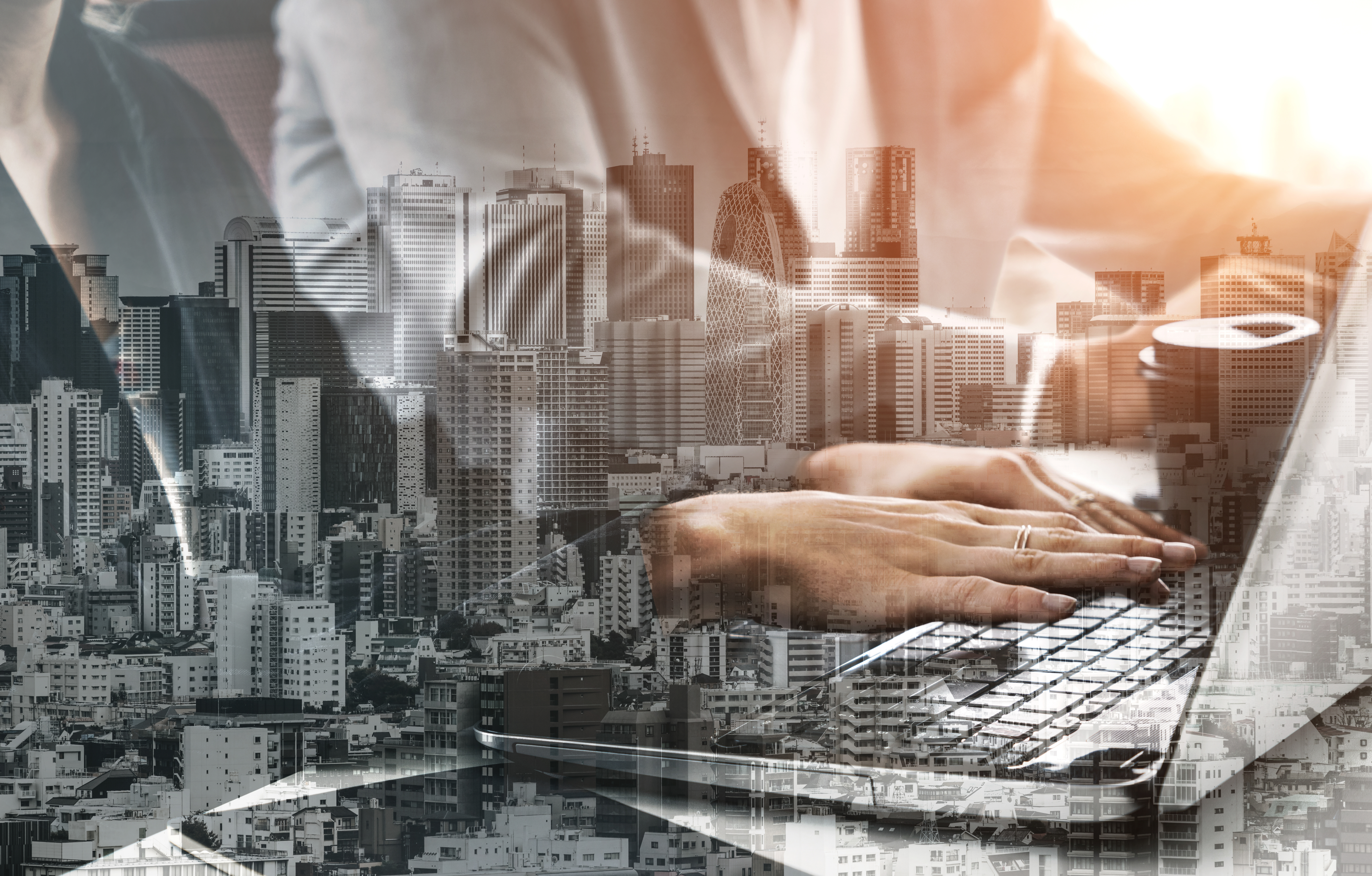 小说：新生被校花邀请吃饭，校花打扮性感，意外和校花亲上了