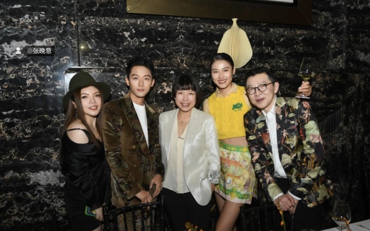 张宇的自拍照,张宇拍照留念