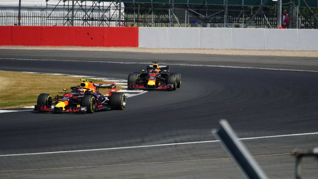 f1红牛车队阿斯顿马丁,阿斯顿马丁f1赛车队