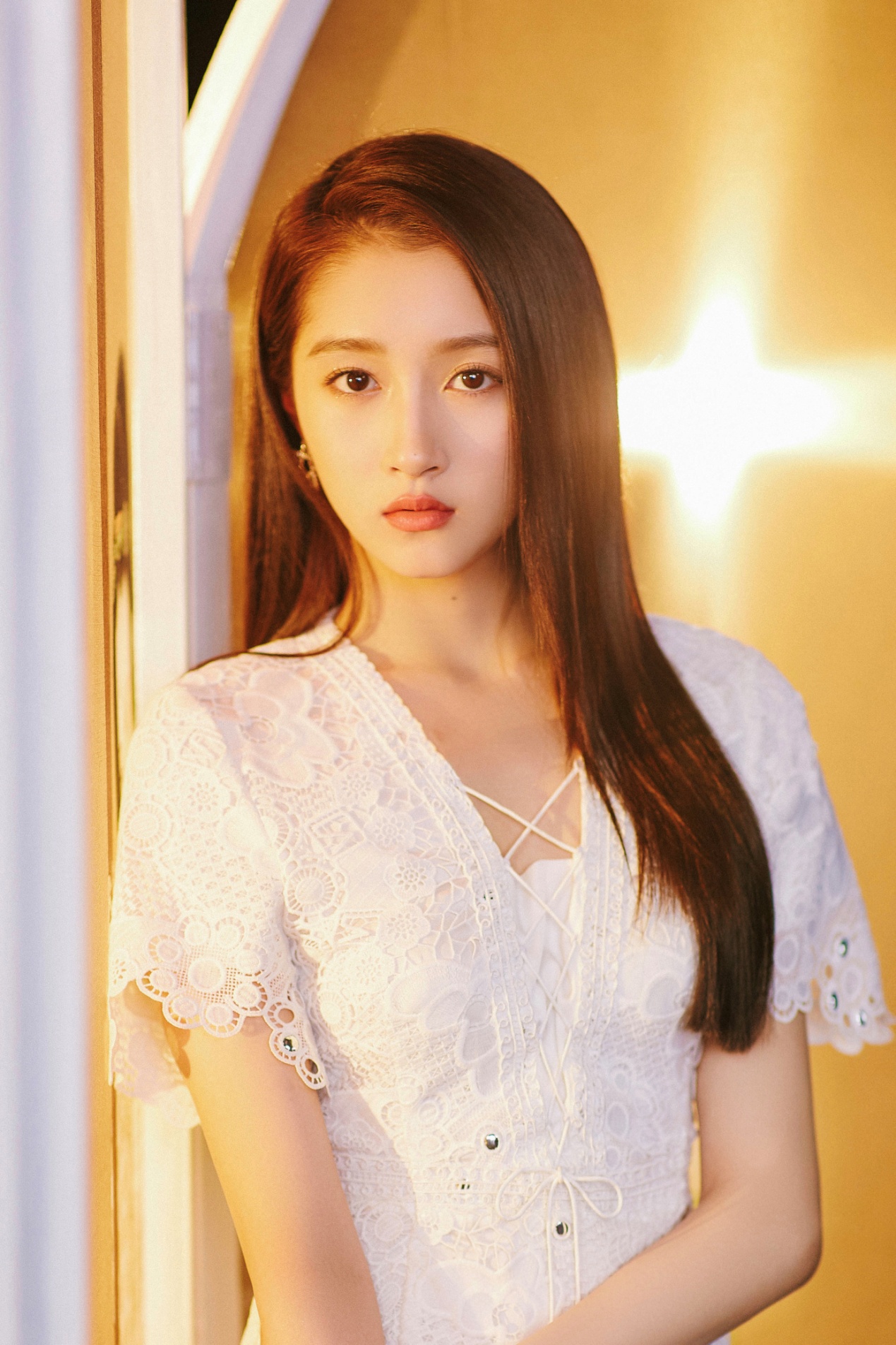 天生的美人胚子,脸上一般具有4个特征,淡妆浓妆都很好看