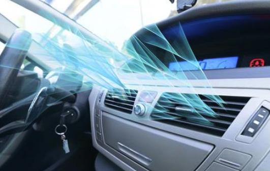 夏天车内潮湿不开窗湿气出不去吧,车内潮湿发霉湿气很大是什么原因