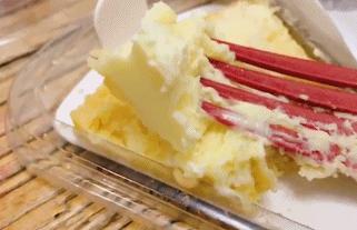 COSTA蛋糕吃出活蛆!业内曝光:冷冻条件下保存90天,正常