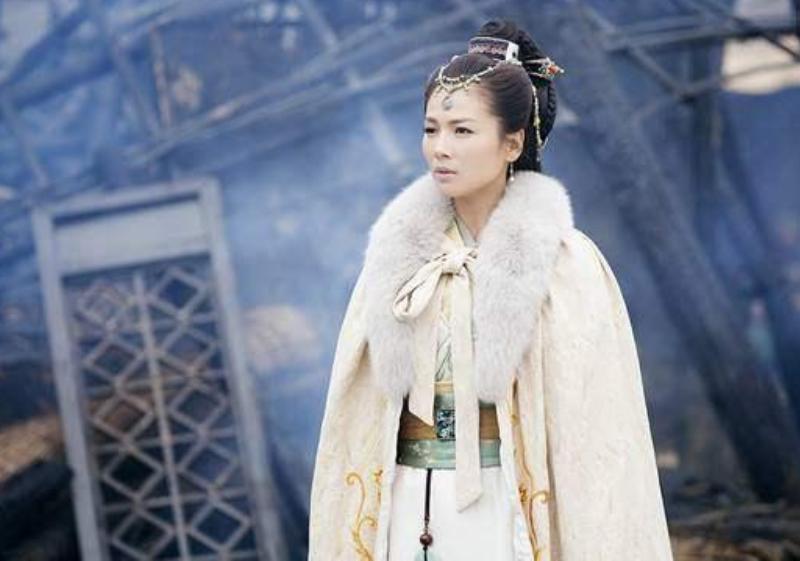 古代战袍披风斗篷,古代大将披风是怎么穿的