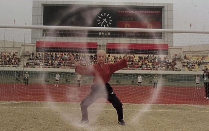 少林足球导演请4万名群演,少林足球需要周星驰敲镜头